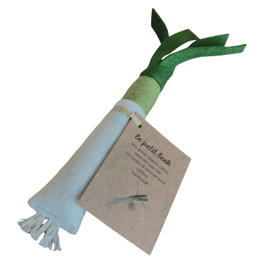 Le Petit Catnip Leek with Cotton Twine, Cat Toy by Ciao Gatto