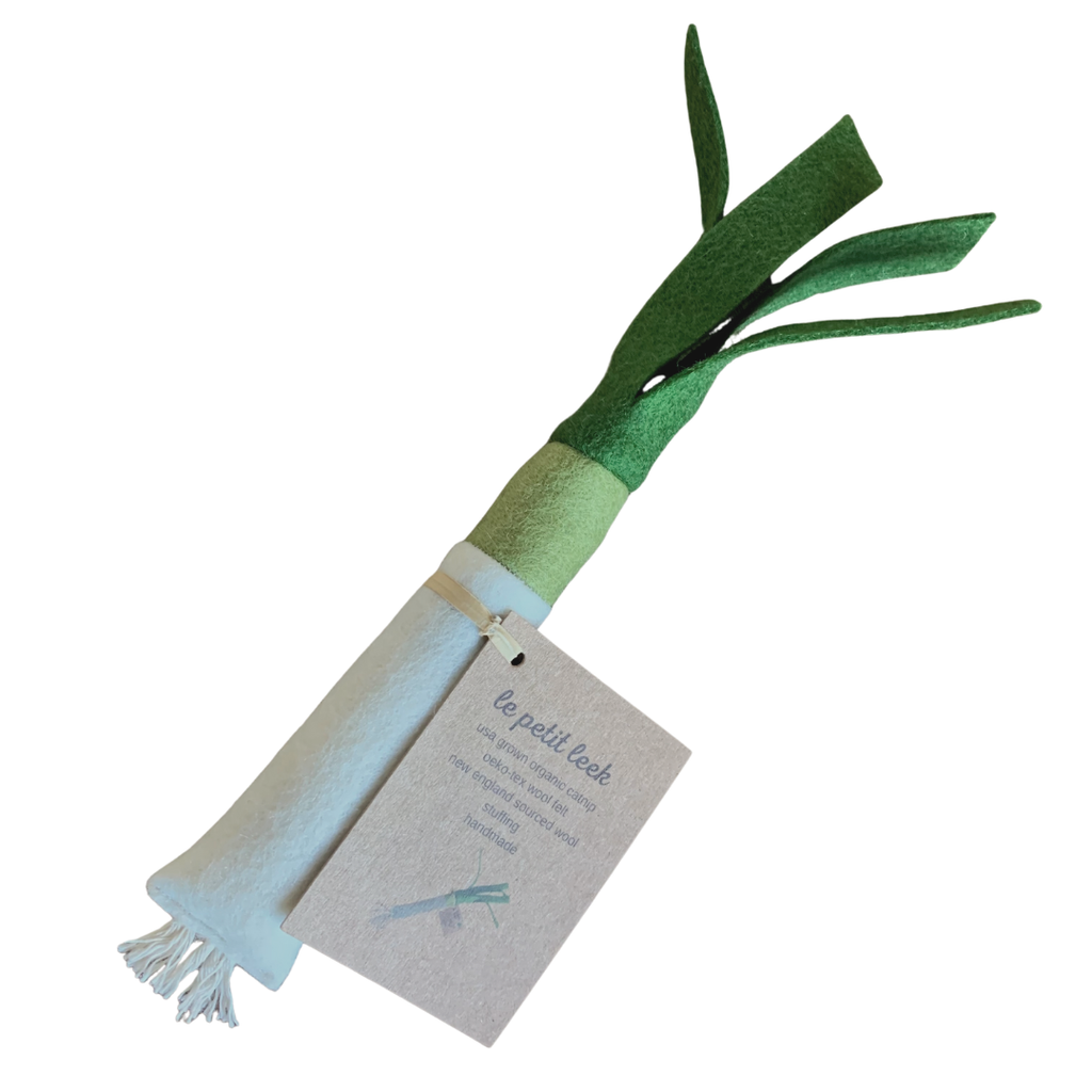 Le Petit Catnip Leek with Cotton Twine, Cat Toy by Ciao Gatto