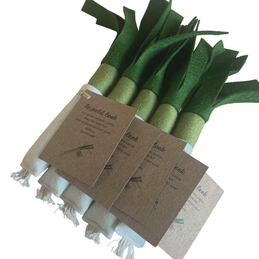 Le Petit Catnip Leek with Cotton Twine, Cat Toy by Ciao Gatto